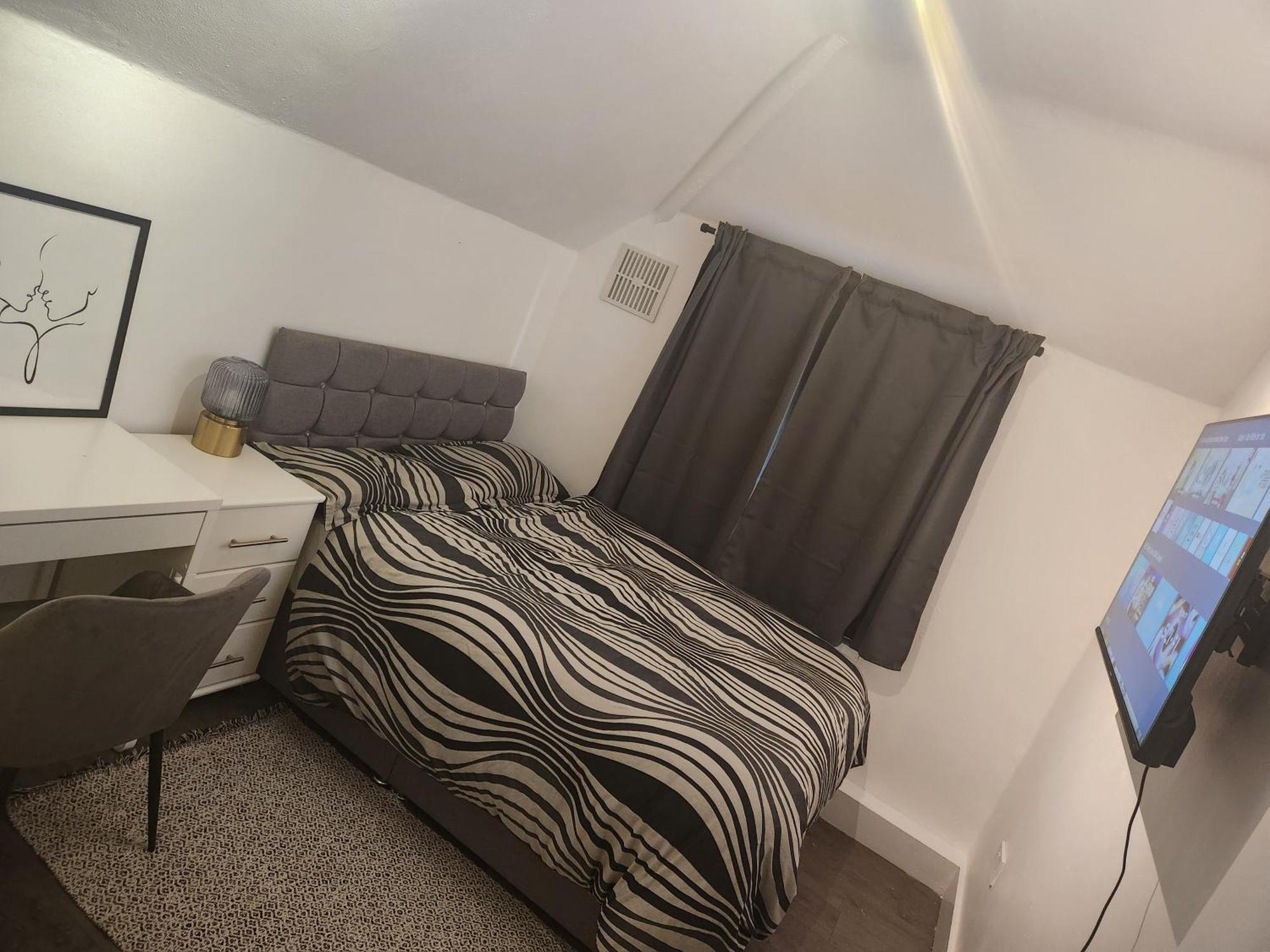Flat With Work Station, Monitor, Smart Tv & Netflix Apartamento Londres Exterior foto