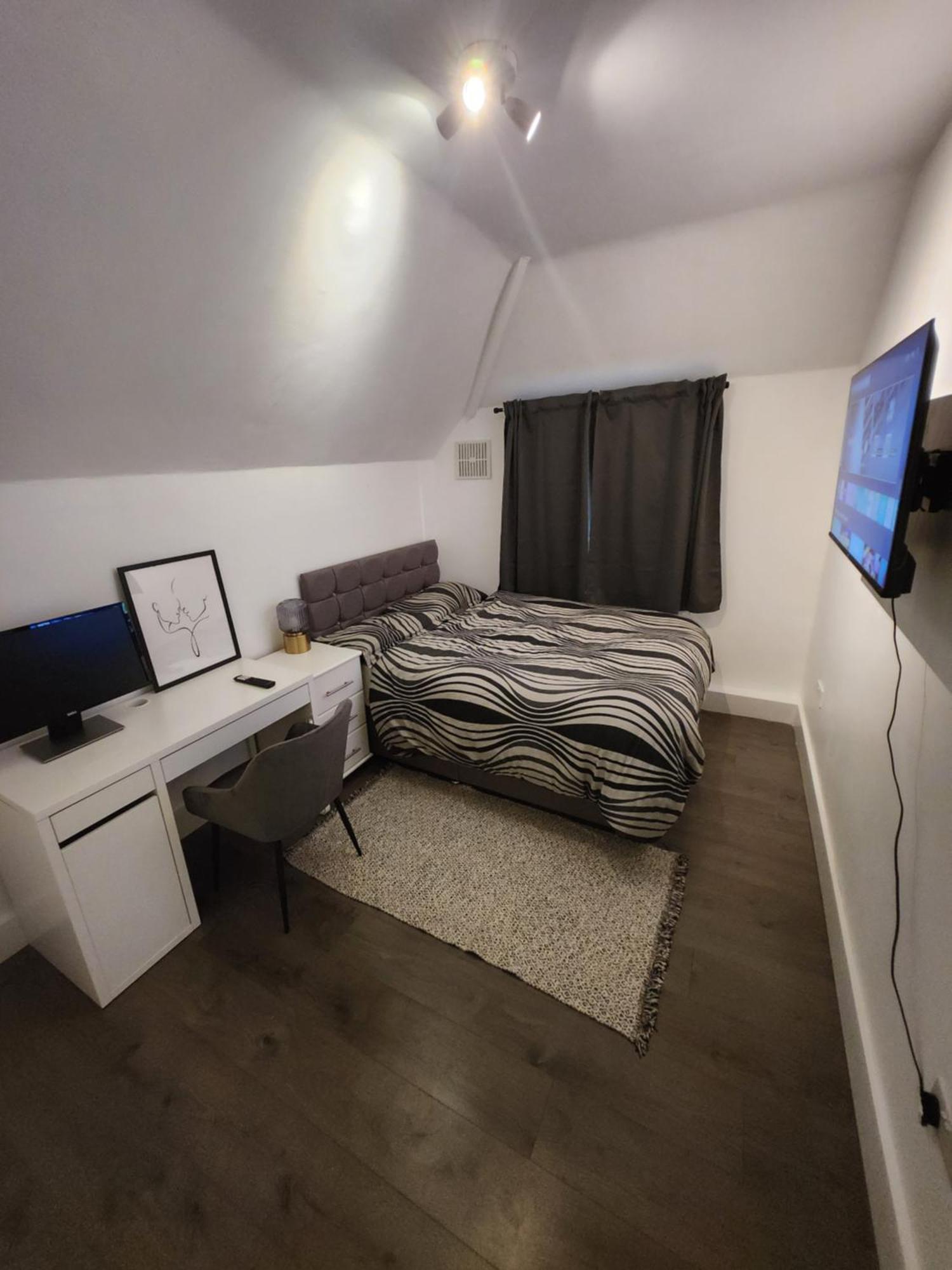 Flat With Work Station, Monitor, Smart Tv & Netflix Apartamento Londres Exterior foto