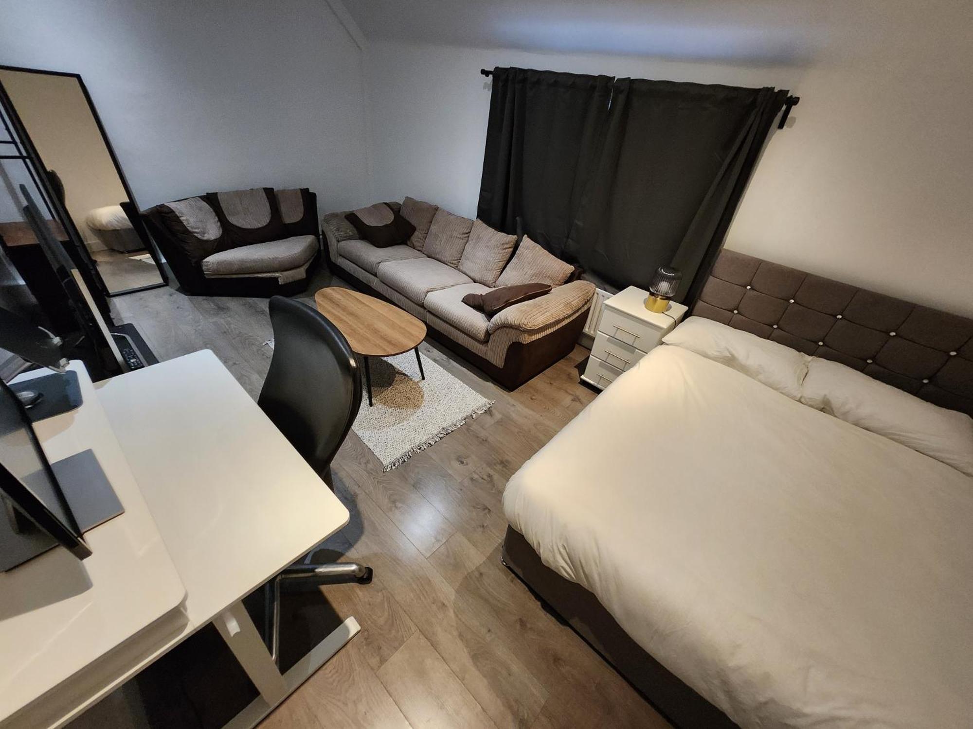Flat With Work Station, Monitor, Smart Tv & Netflix Apartamento Londres Exterior foto